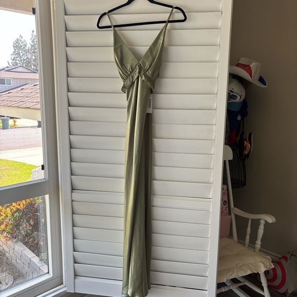 Reformation NWT Madrigal Artichoke Green Satin Maxi Slip Dress Size S - Picture 3 of 15